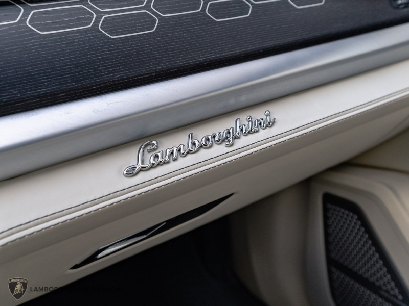2026 Lamborghini Urus SE - Photo 13