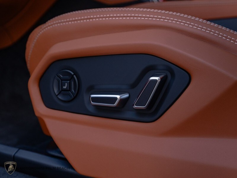 2026 Lamborghini Urus SE - Photo 13