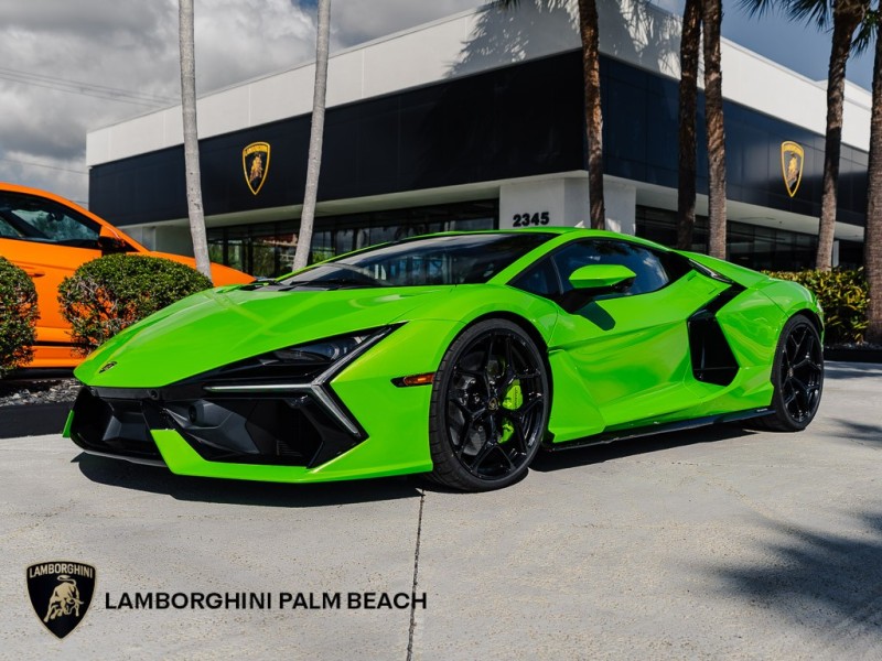  Lamborghini Revuelto