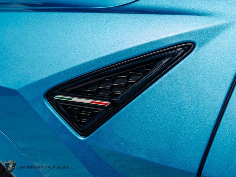 2026 Lamborghini Urus SE - Photo 8