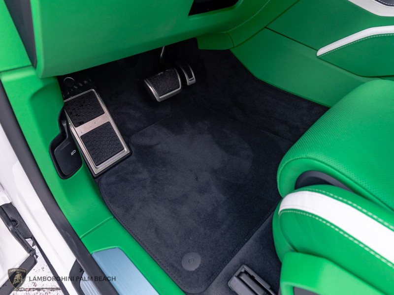 2026 Lamborghini Urus SE - Photo 16