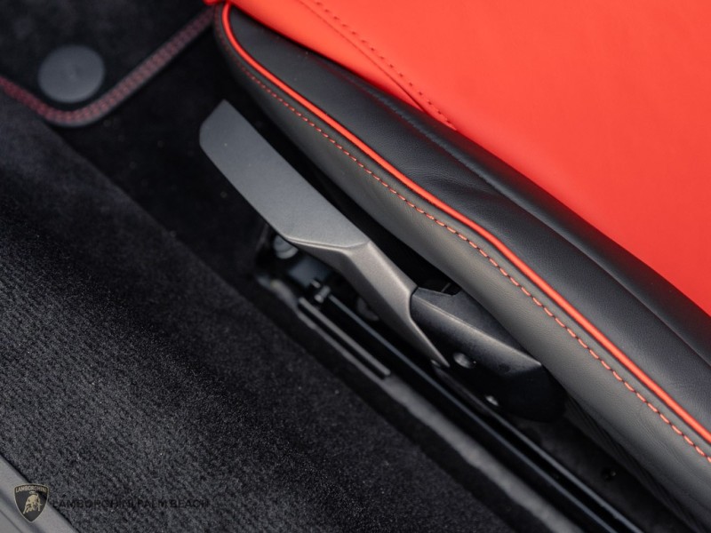 2026 Lamborghini Revuelto Base - Photo 24