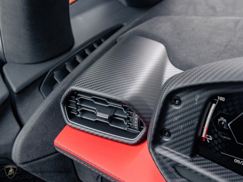 2026 Lamborghini Revuelto Base - Photo 12