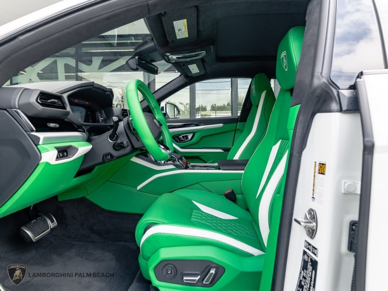 2026 Lamborghini Urus SE - Photo 13