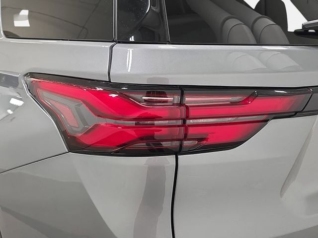 2023 Chevrolet Traverse RS - Photo 32