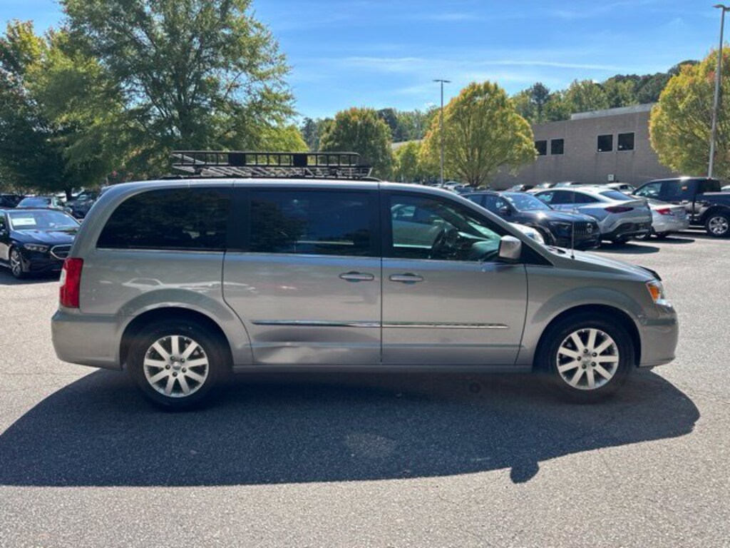 Used 2016 Chrysler Town & Country Touring Van LWB Passenger Van