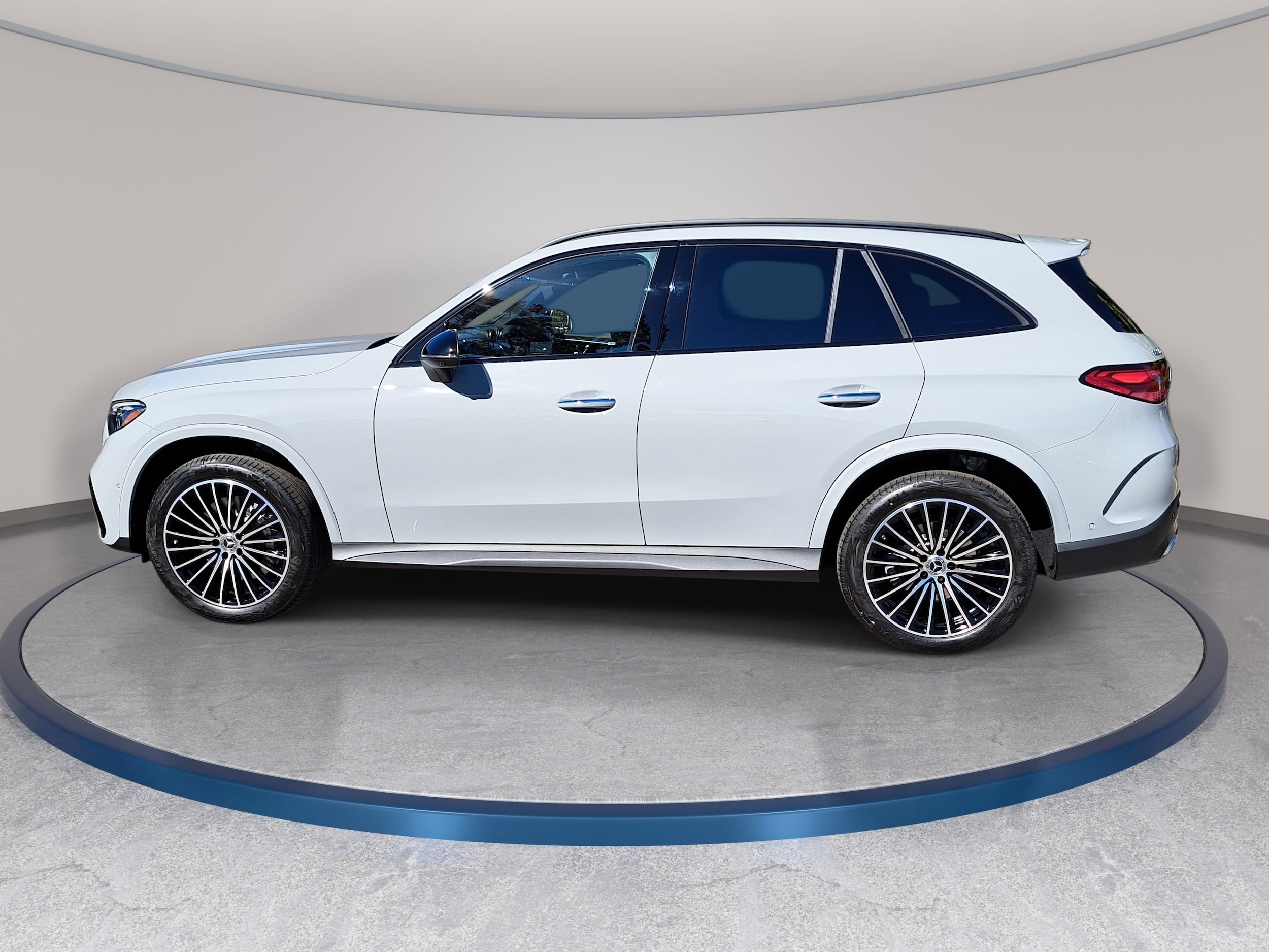 2026 Mercedes-Benz GLC Base - Photo 8