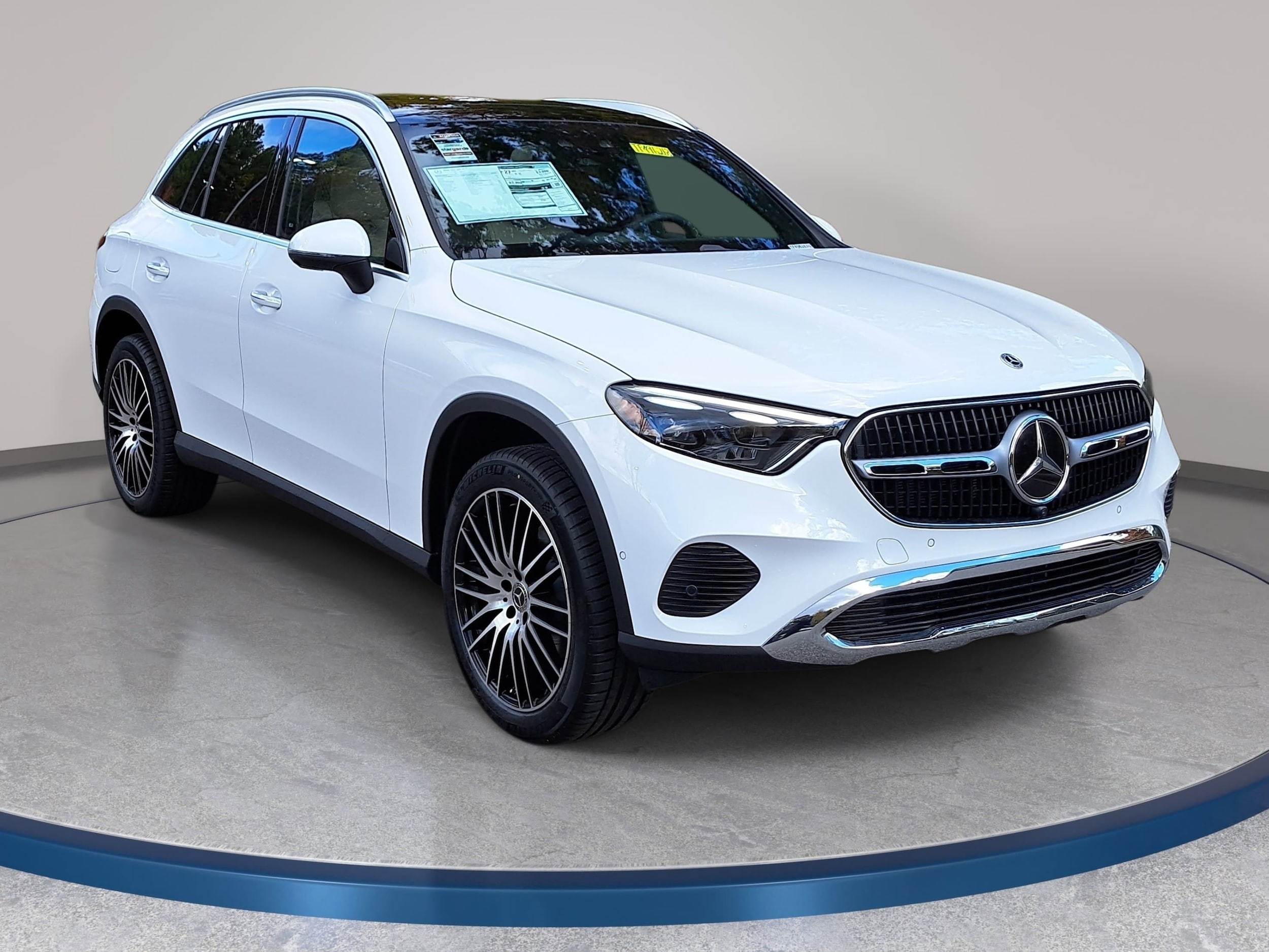 2026 Mercedes-Benz GLC Base - Photo 3