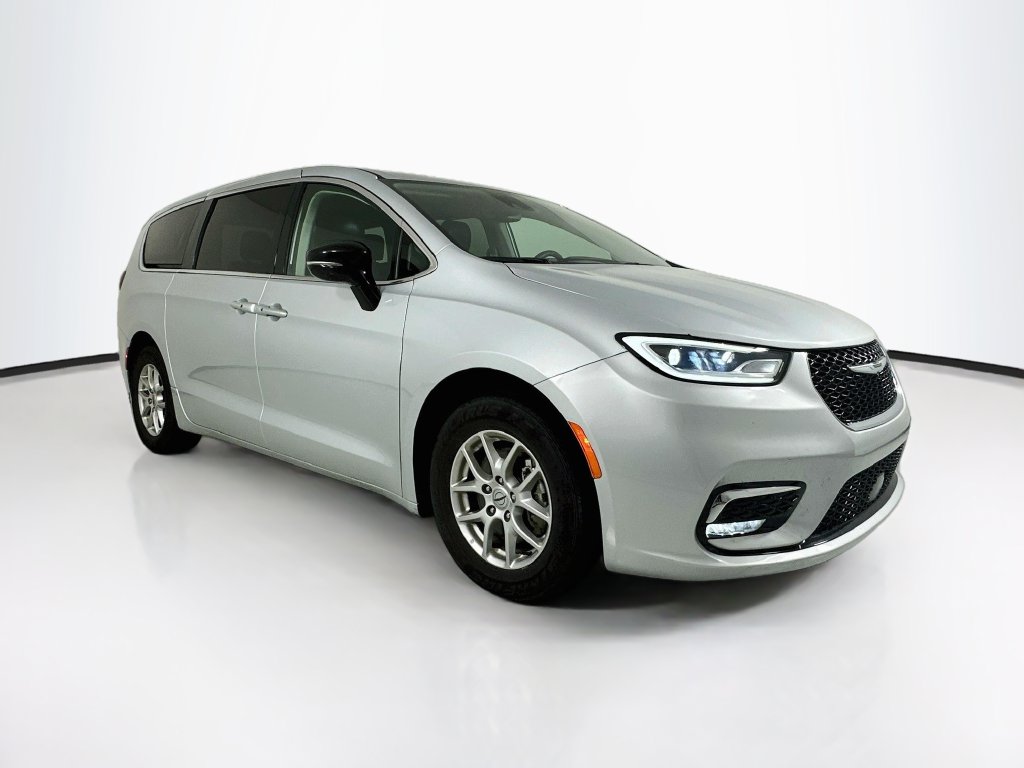 Used 2024 Chrysler Pacifica Touring L Minivan/Van