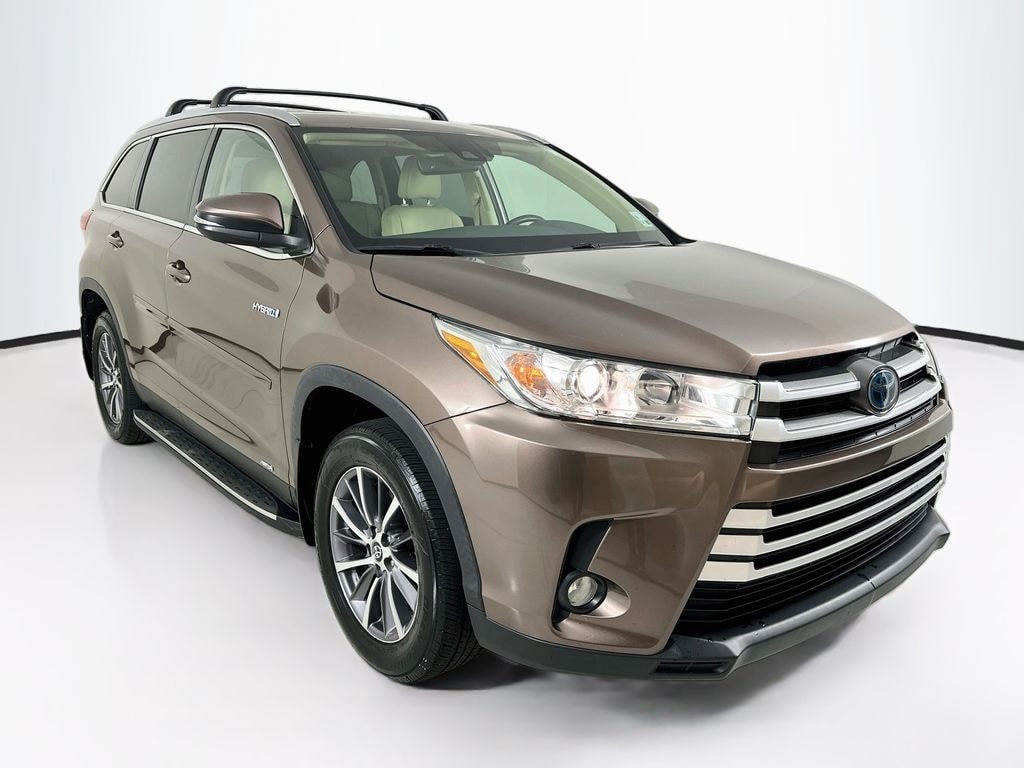 Used 2019 Toyota Highlander Hybrid XLE SUV