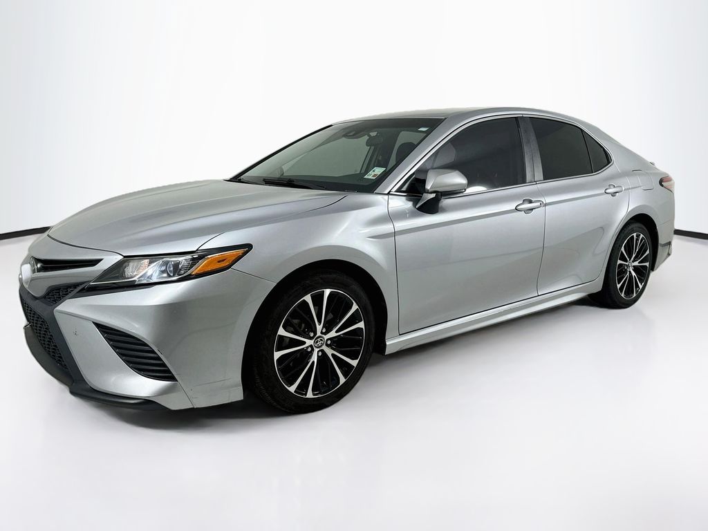 Used 2019 Toyota Camry SE Sedan