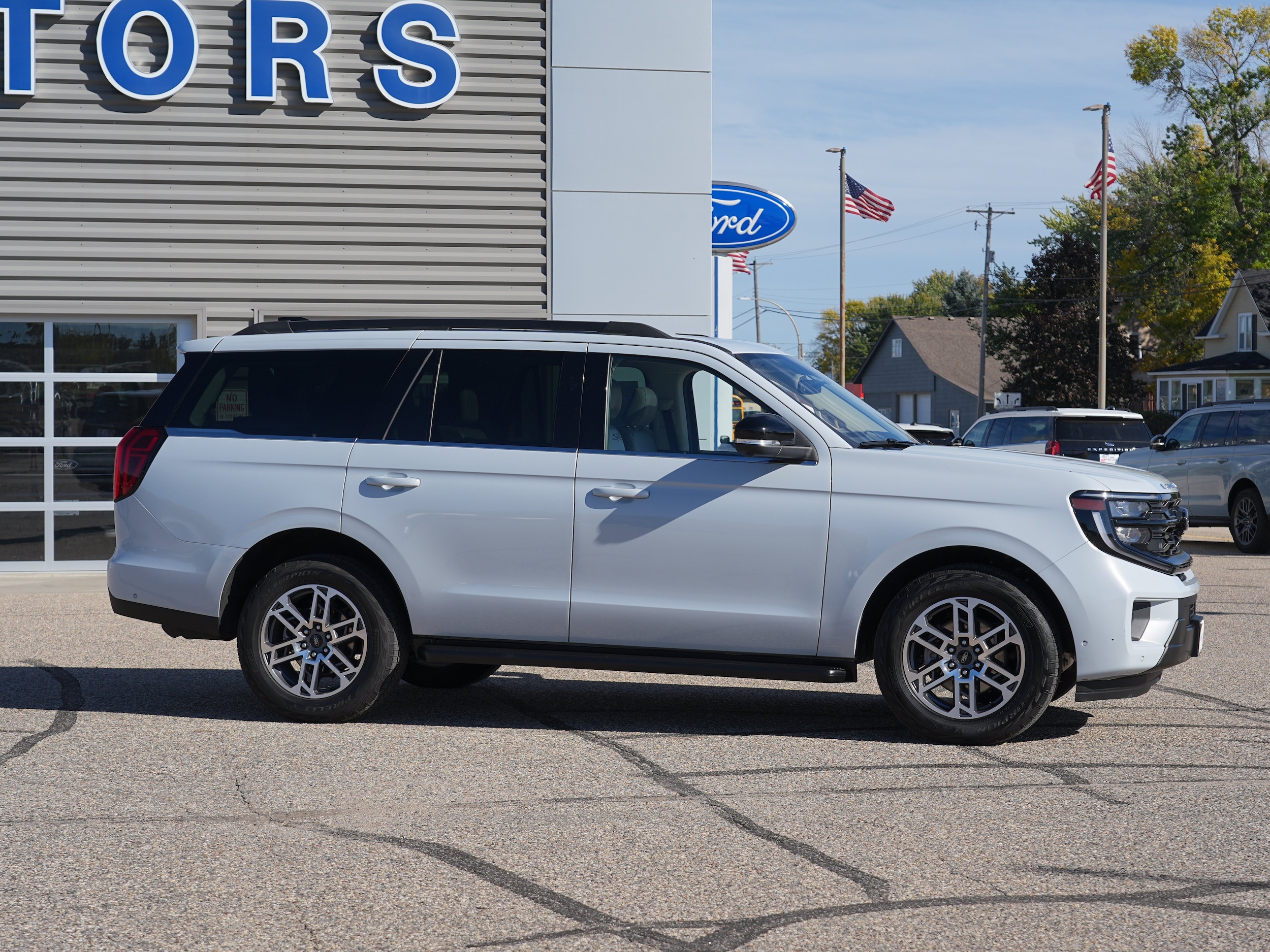 Used 2025 Ford Expedition Active with VIN 1FMJU1J85SEA42698 for sale in Cokato, Minnesota
