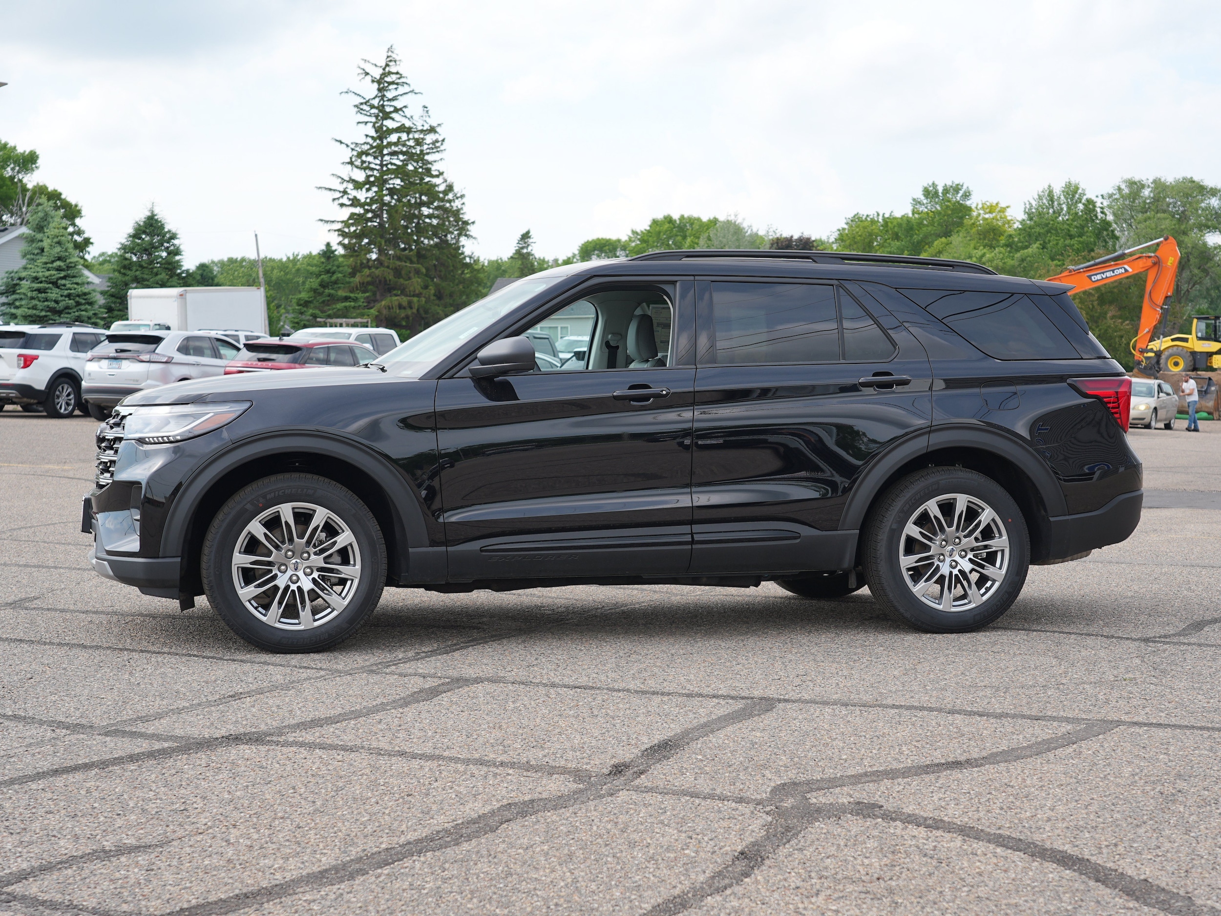 2026 Ford Explorer Active - Photo 6