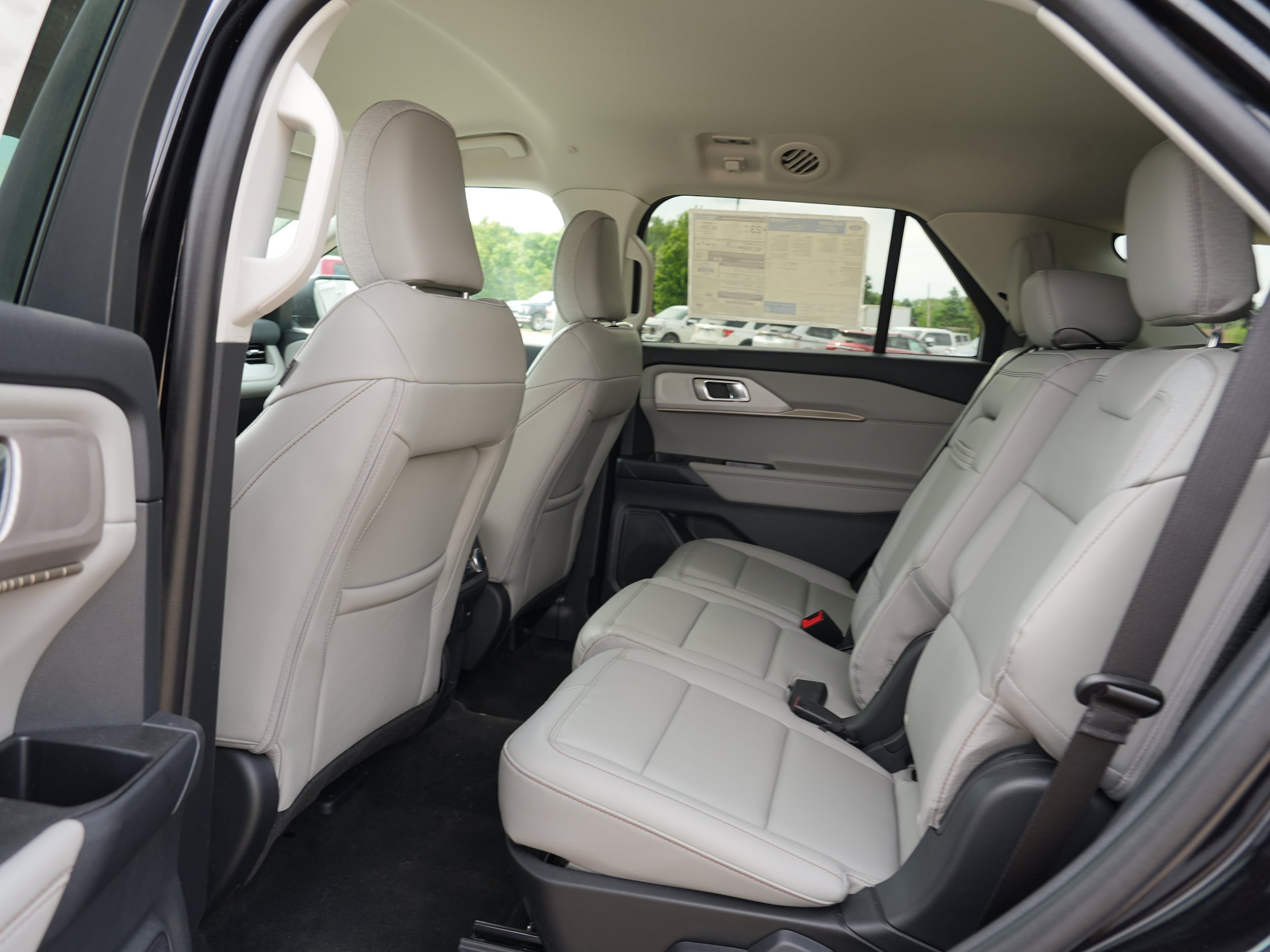 2026 Ford Explorer Active - Photo 16
