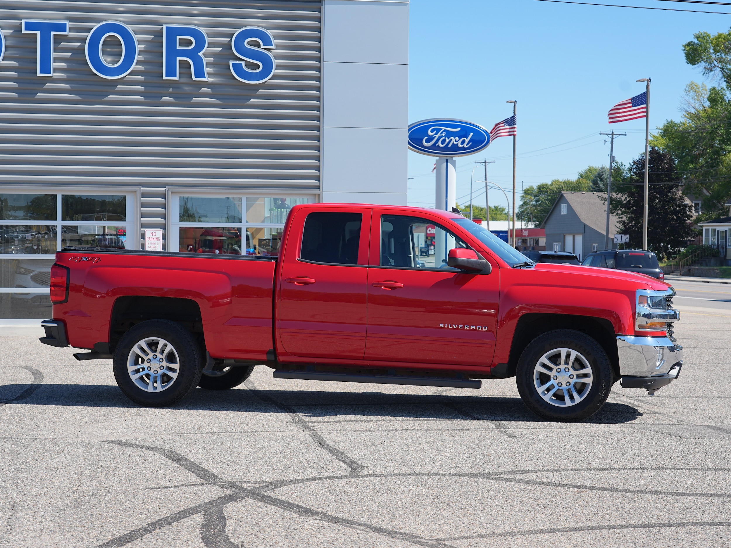 Used 2018 Chevrolet Silverado 1500 LT with VIN 1GCVKRECXJZ263407 for sale in Cokato, Minnesota