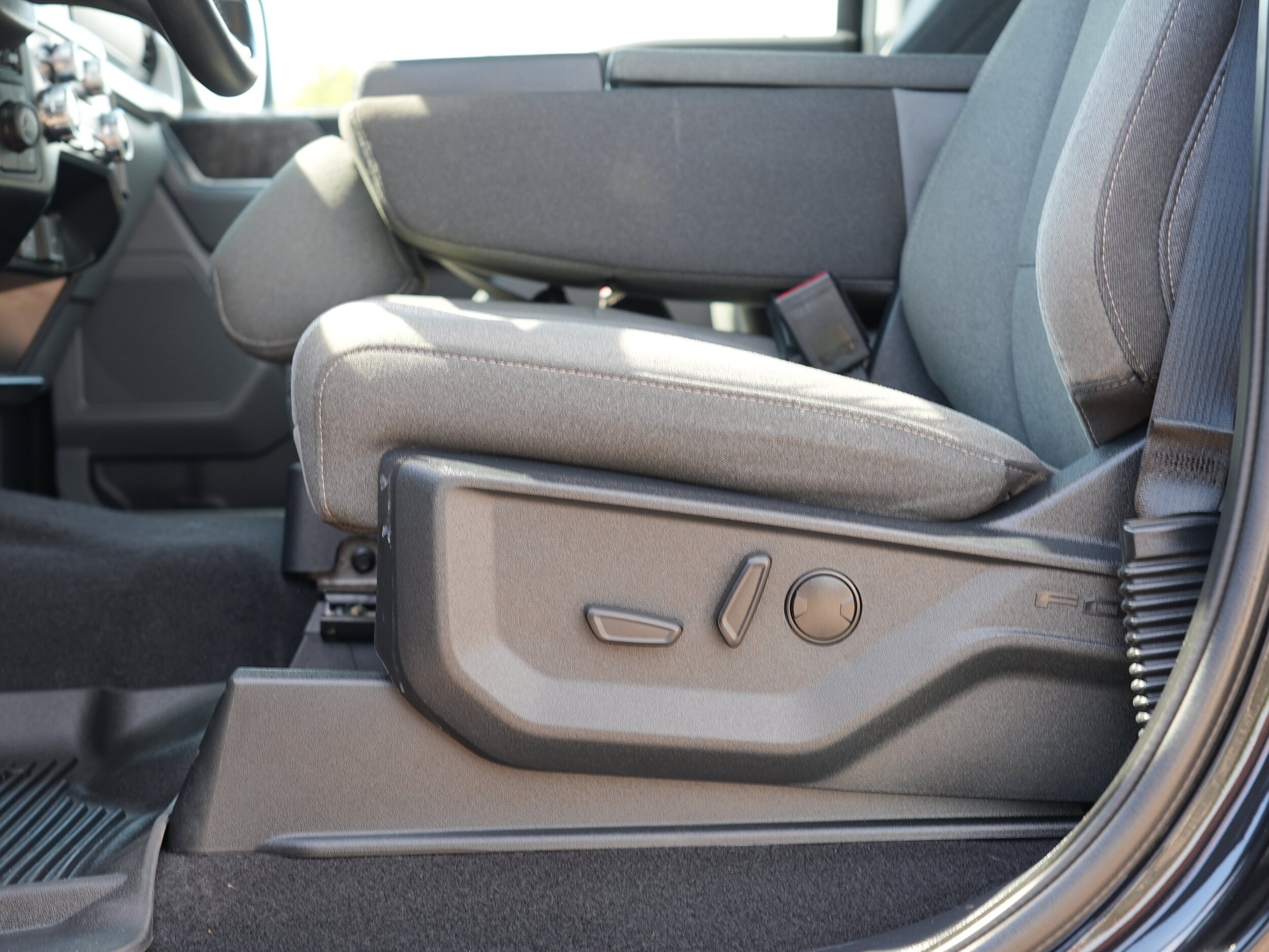 2023 Ford F-150 XLT - Photo 15