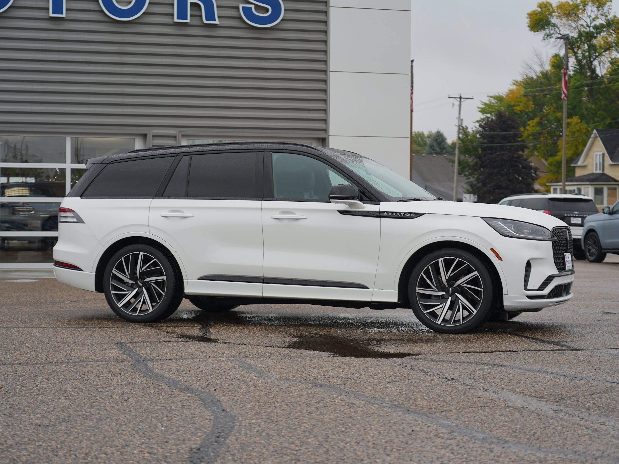 Used 2025 Lincoln Aviator Black Label with VIN 5LM5J9XC0SGL05895 for sale in Cokato, Minnesota