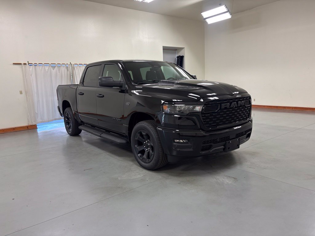 New 2027 Ram 1500 EXPRESS CREW CAB 4X4 5'7 BOX Pickup