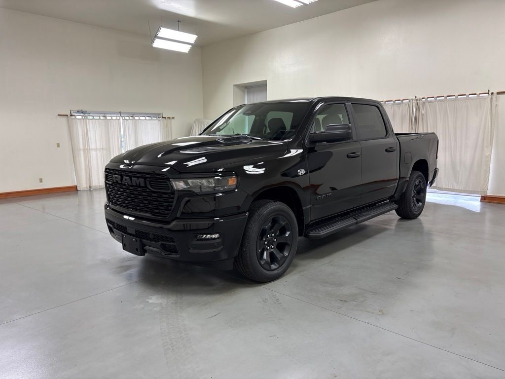 New 2026 Ram 1500 EXPRESS CREW CAB 4X4 5'7 BOX Pickup