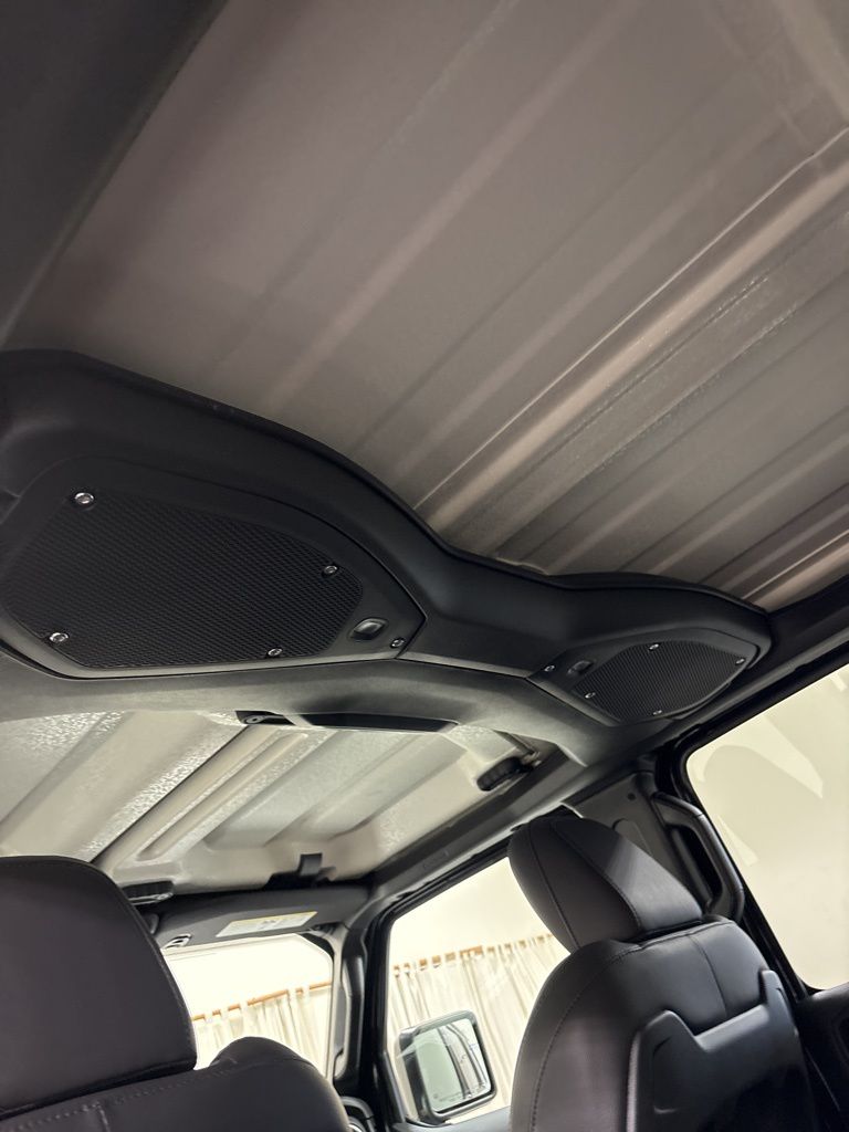 2025 Jeep Wrangler 4-Door Sahara - Photo 19