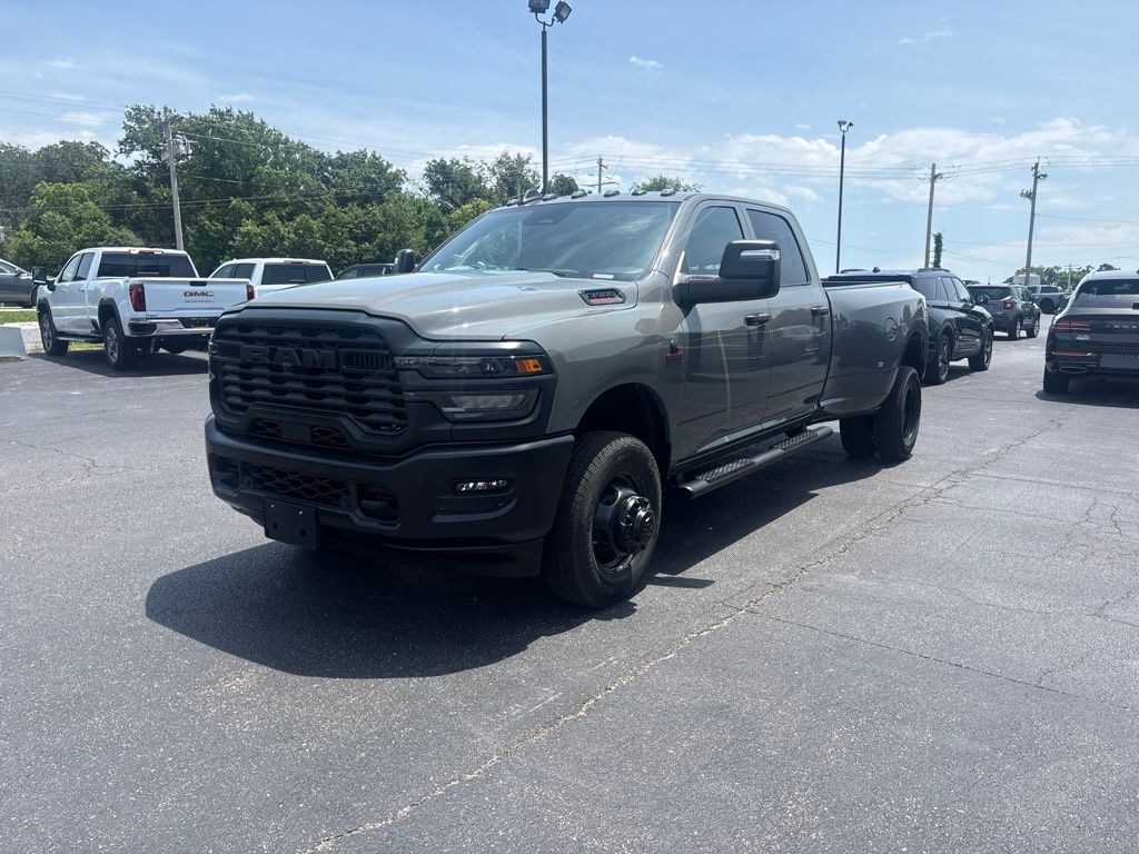 New 2026 Ram 3500 TRADESMAN CREW CAB 4X4 8' BOX Pickup
