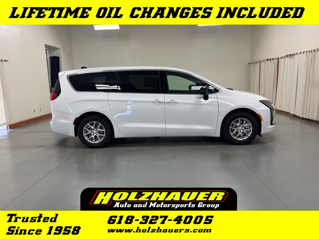 2027 Chrysler Pacifica SELECT Passenger Van for sale near Bellville IL