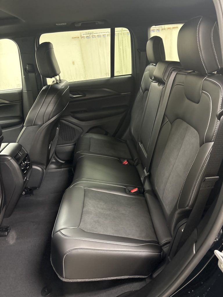 2025 Jeep Grand Cherokee Altitude - Photo 23