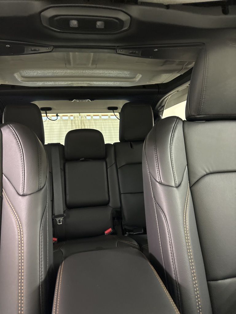 2025 Jeep Wrangler 4-Door Sahara - Photo 32