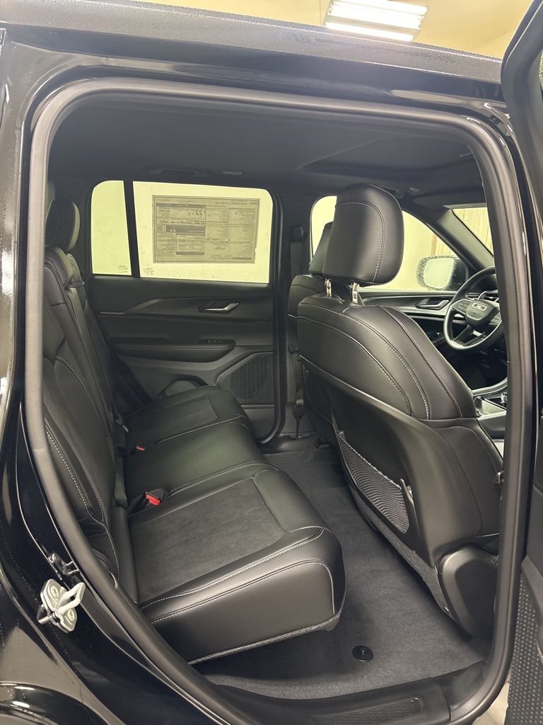 2025 Jeep Grand Cherokee Altitude - Photo 35
