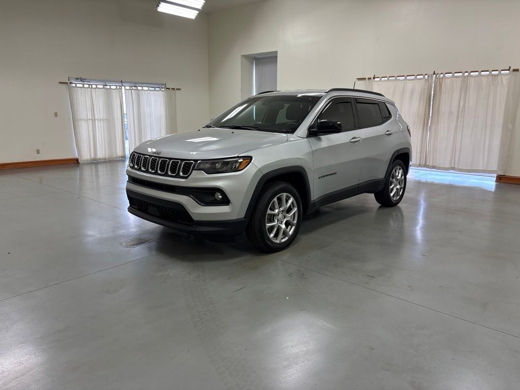 Used 2024 Jeep Compass Latitude Lux SUV