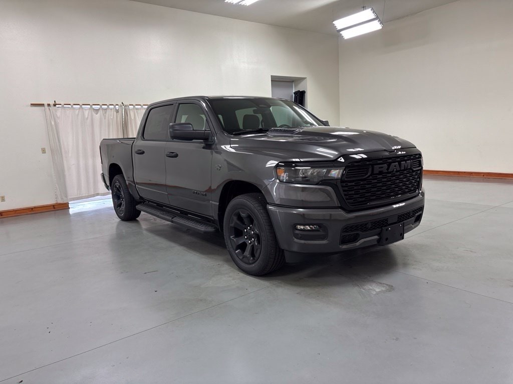 New 2027 Ram 1500 EXPRESS CREW CAB 4X4 5'7 BOX Pickup