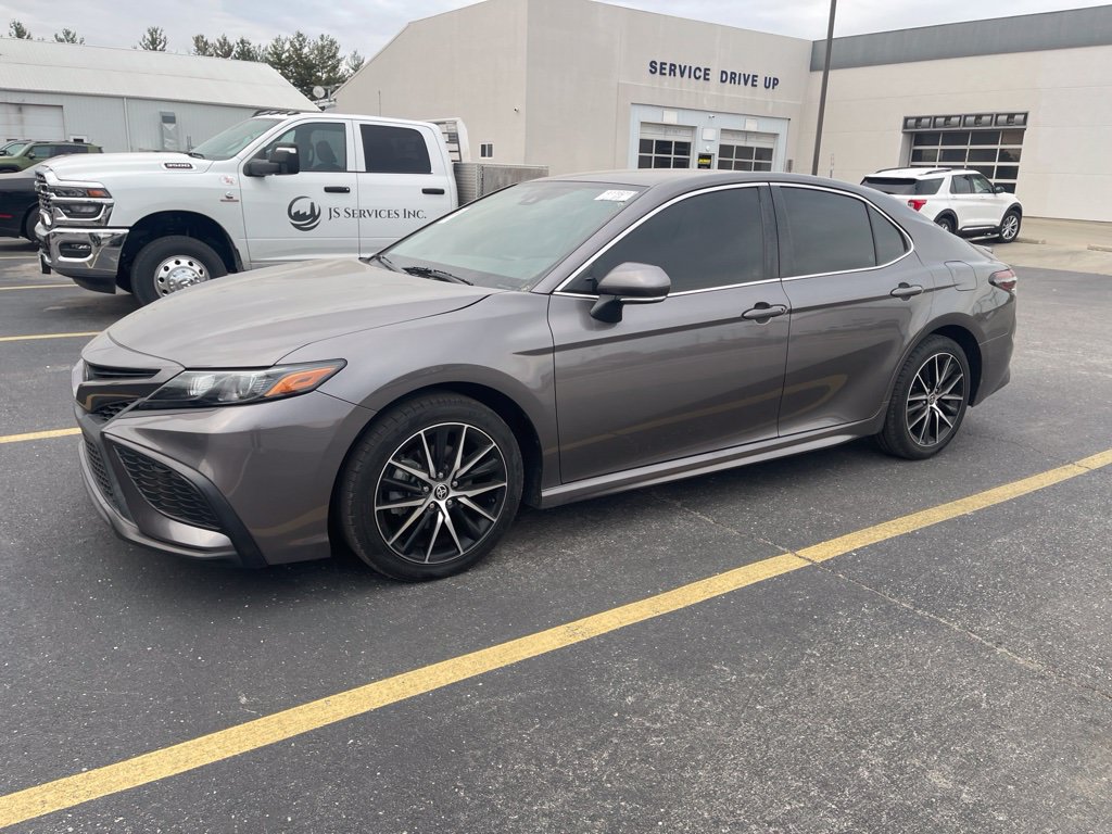 Used 2024 Toyota Camry SE Sedan