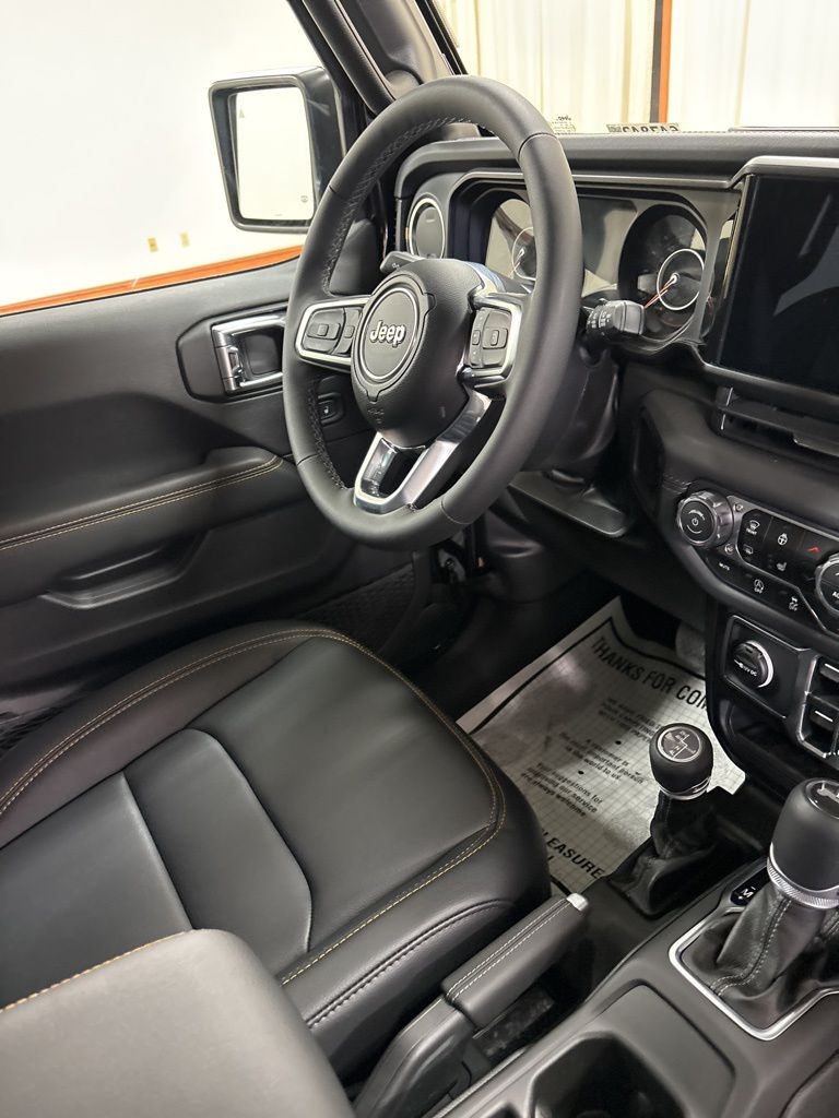 2025 Jeep Wrangler 4-Door Sahara - Photo 29