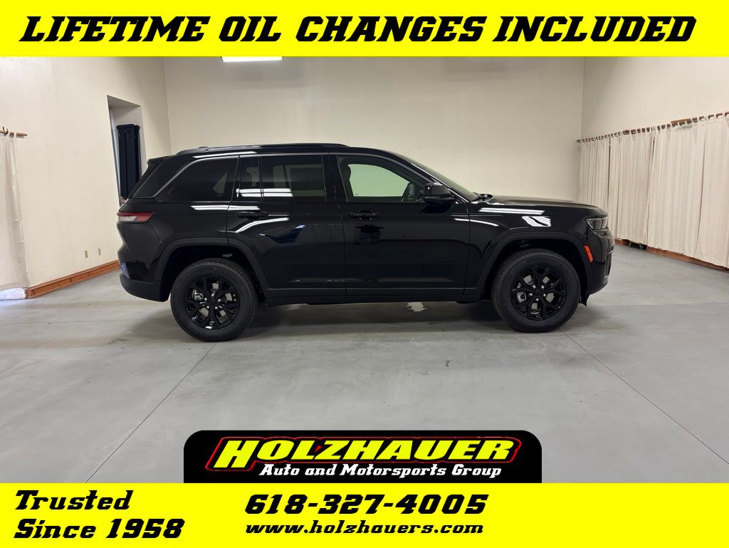 2026 Jeep Grand Cherokee LAREDO ALTITUDE 4X4 Sport Utility for sale near Bellville IL