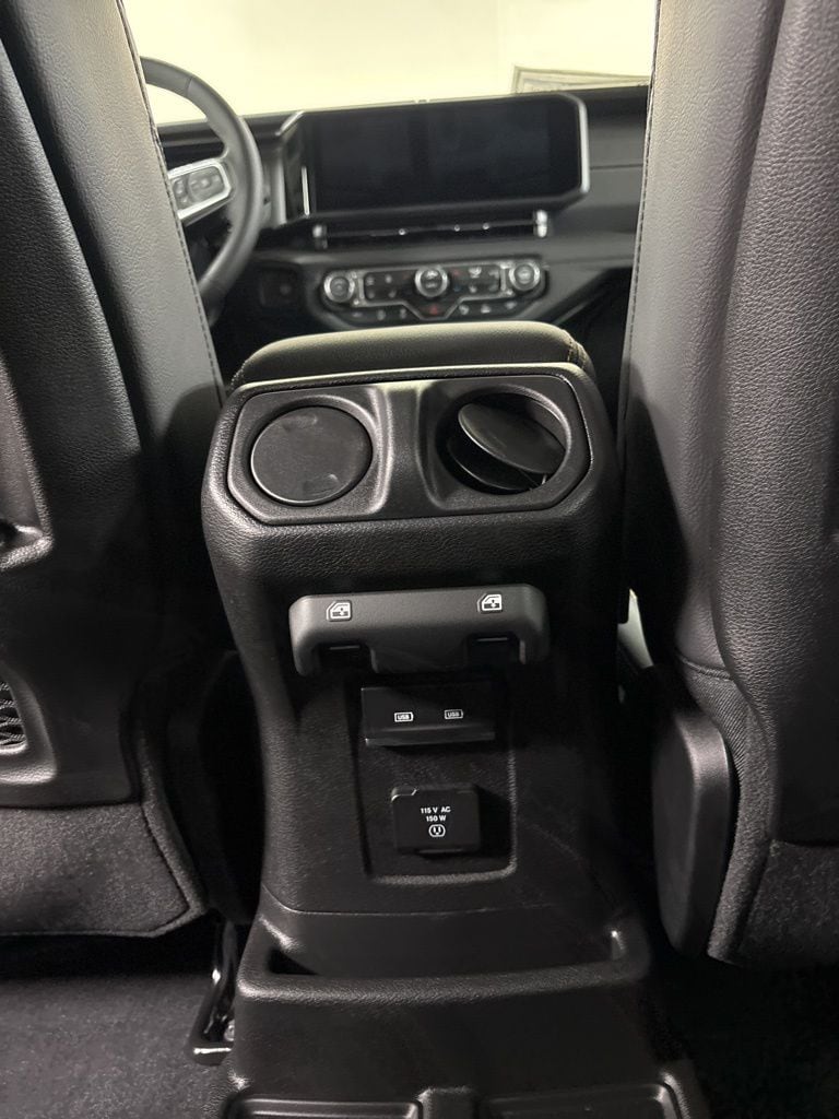 2025 Jeep Wrangler 4-Door Sahara - Photo 21