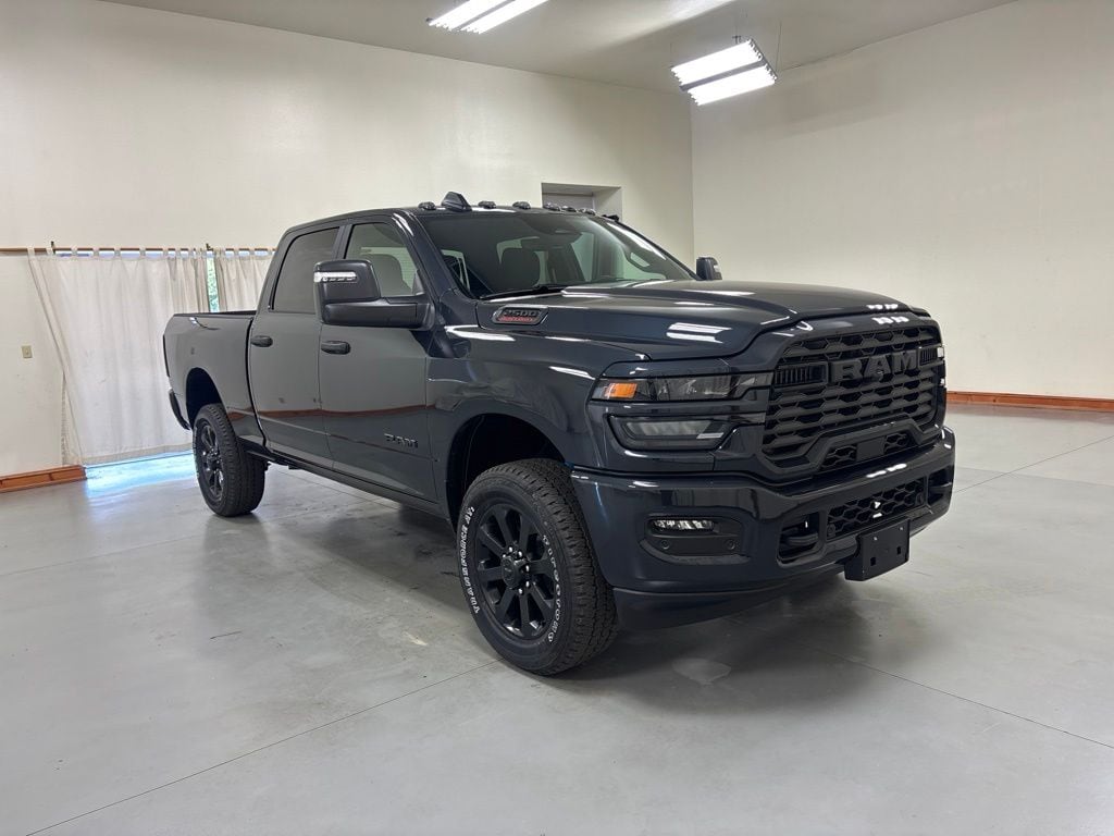 New 2026 Ram 2500 BIG HORN CREW CAB 4X4 6'4 BOX Pickup