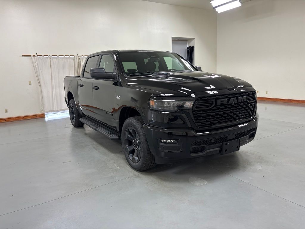 New 2026 Ram 1500 EXPRESS CREW CAB 4X4 5'7 BOX Pickup