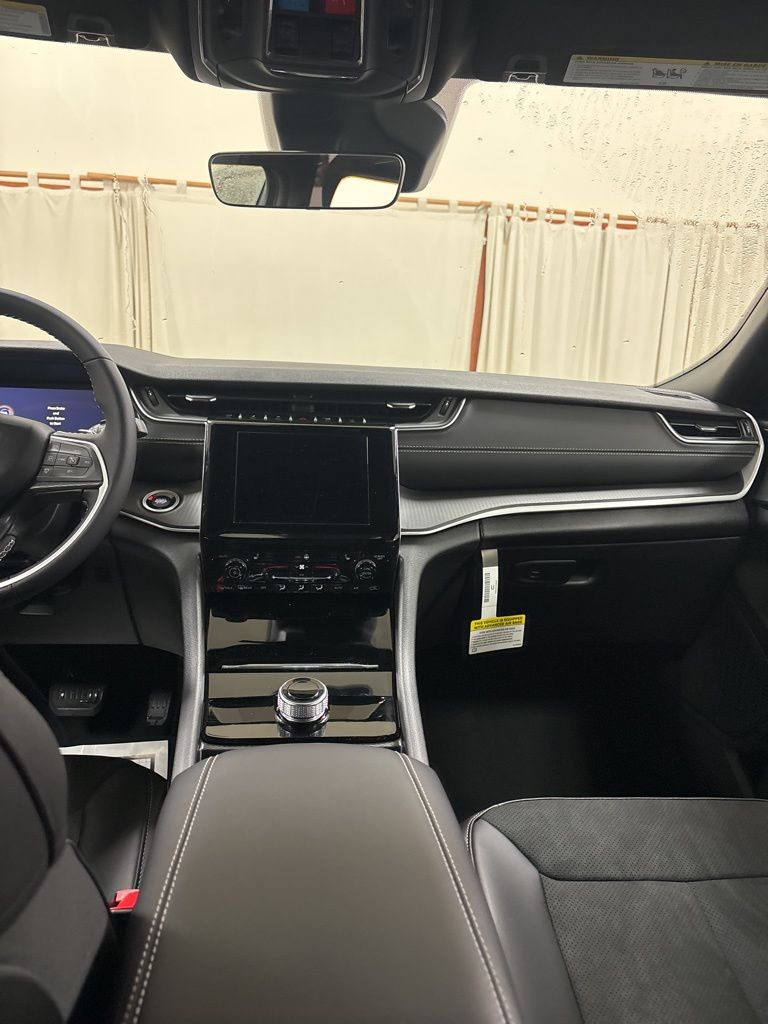 2025 Jeep Grand Cherokee Altitude - Photo 19