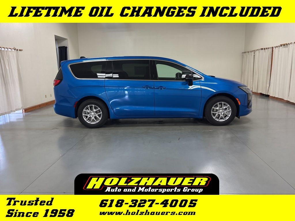 2027 Chrysler Pacifica SELECT Passenger Van for sale near Bellville IL