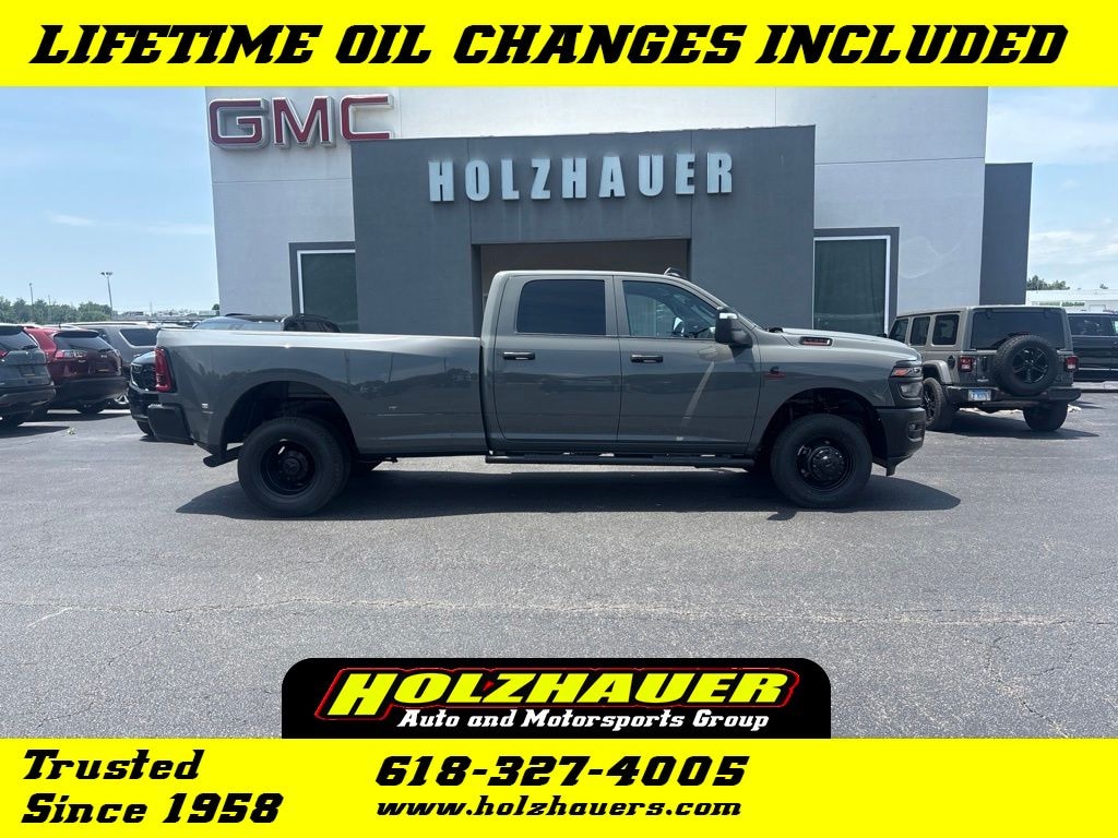 New 2026 Ram 3500 TRADESMAN CREW CAB 4X4 8' BOX Pickup
