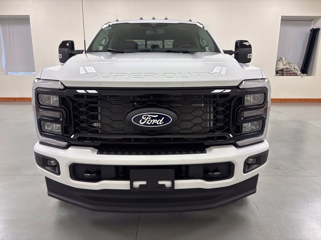 New 2027 Ford F-250SD Lariat Truck