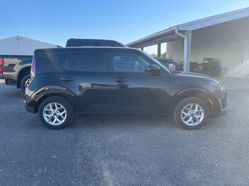 Used 2025 Kia Soul LX Hatchback