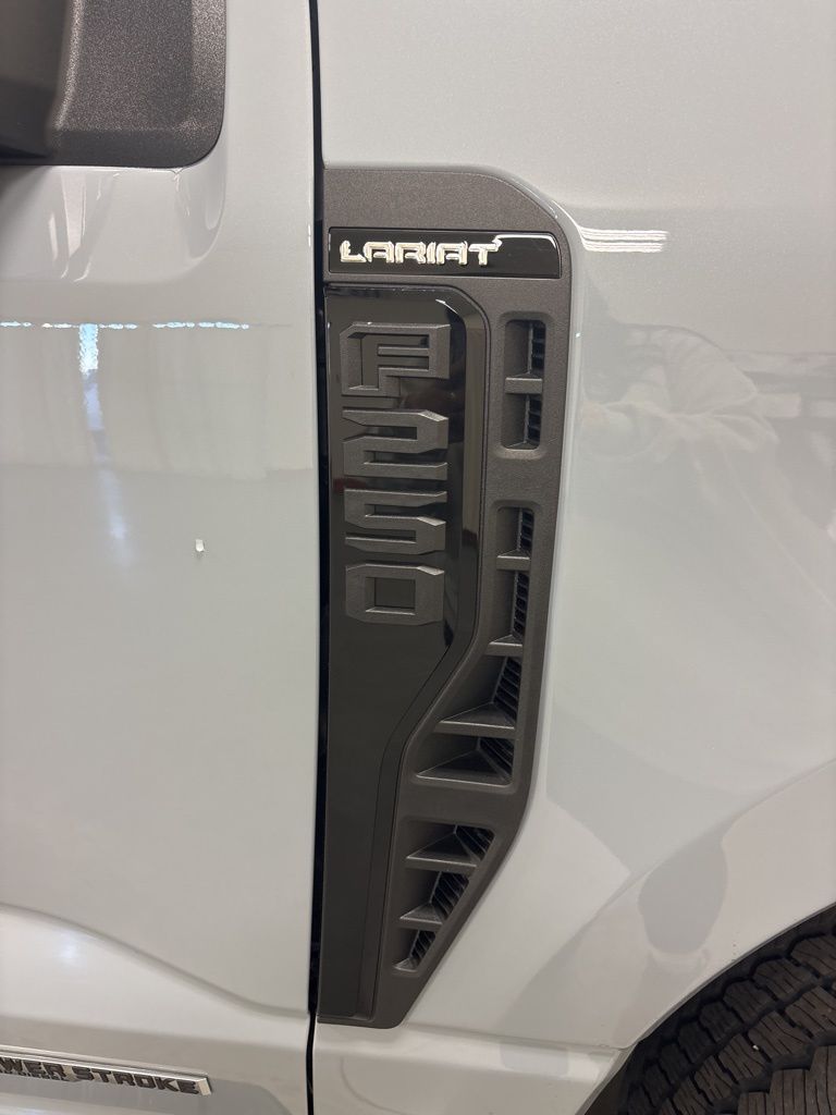 2026 Ford F-250 Super Duty Lariat - Photo 39