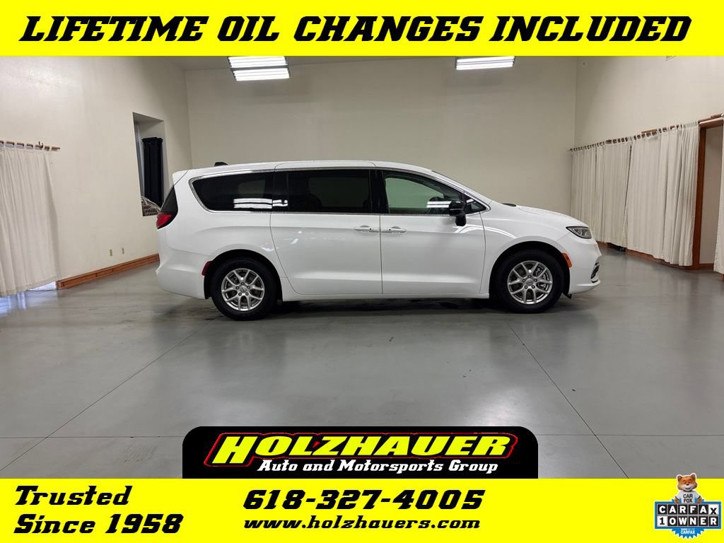 2024 Chrysler Pacifica Touring L for sale near Bellville IL