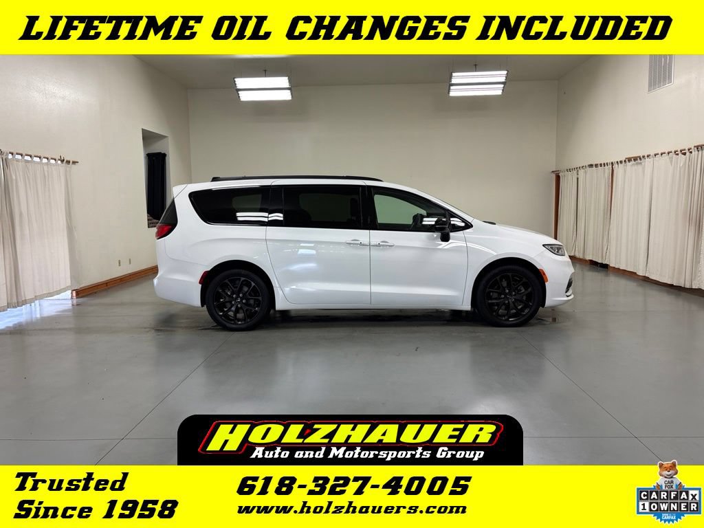 2024 Chrysler Pacifica Touring L for sale near Bellville IL