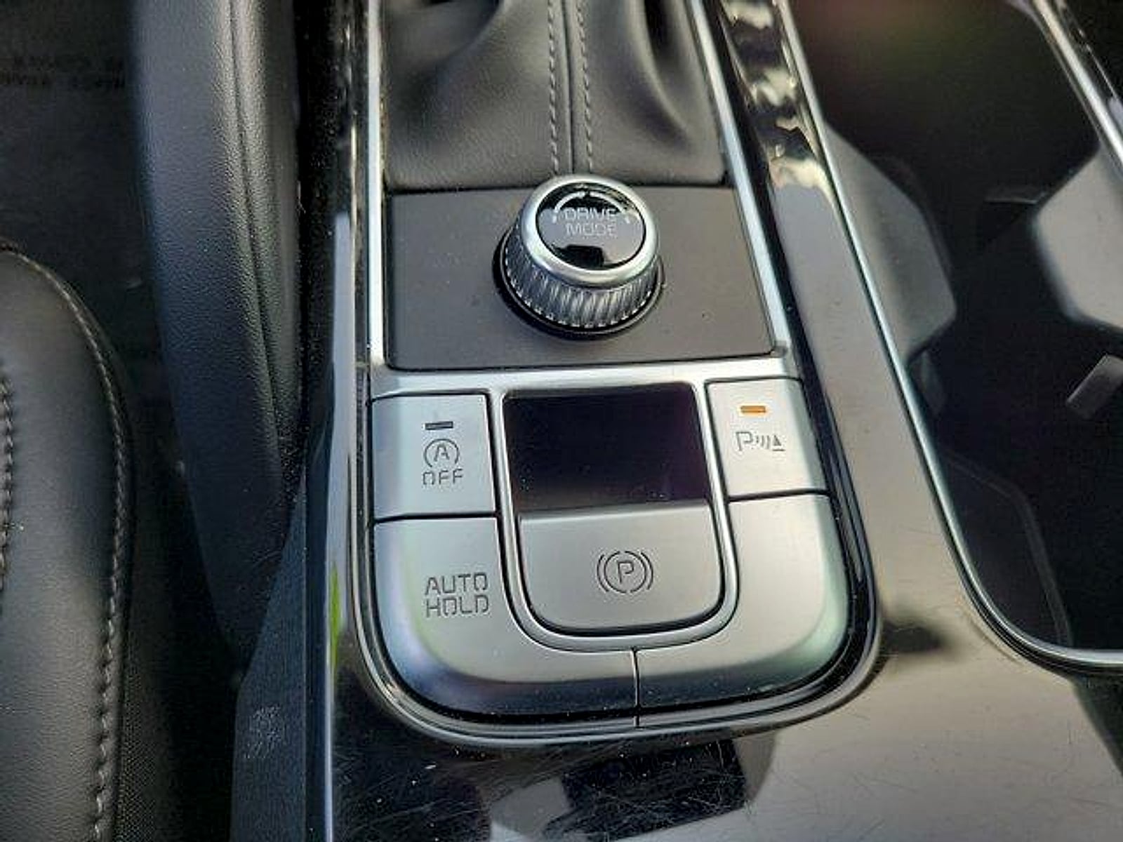 2024 Kia Telluride S - Photo 29