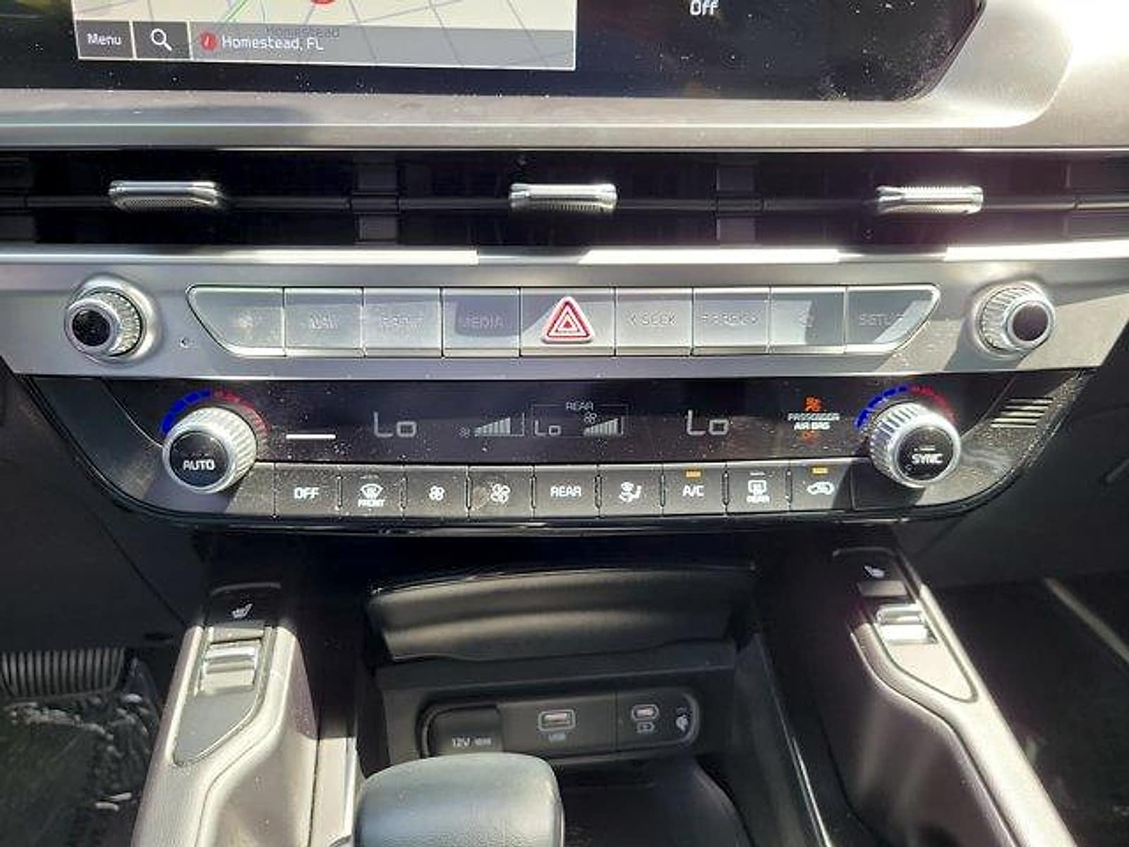 2024 Kia Telluride S - Photo 27