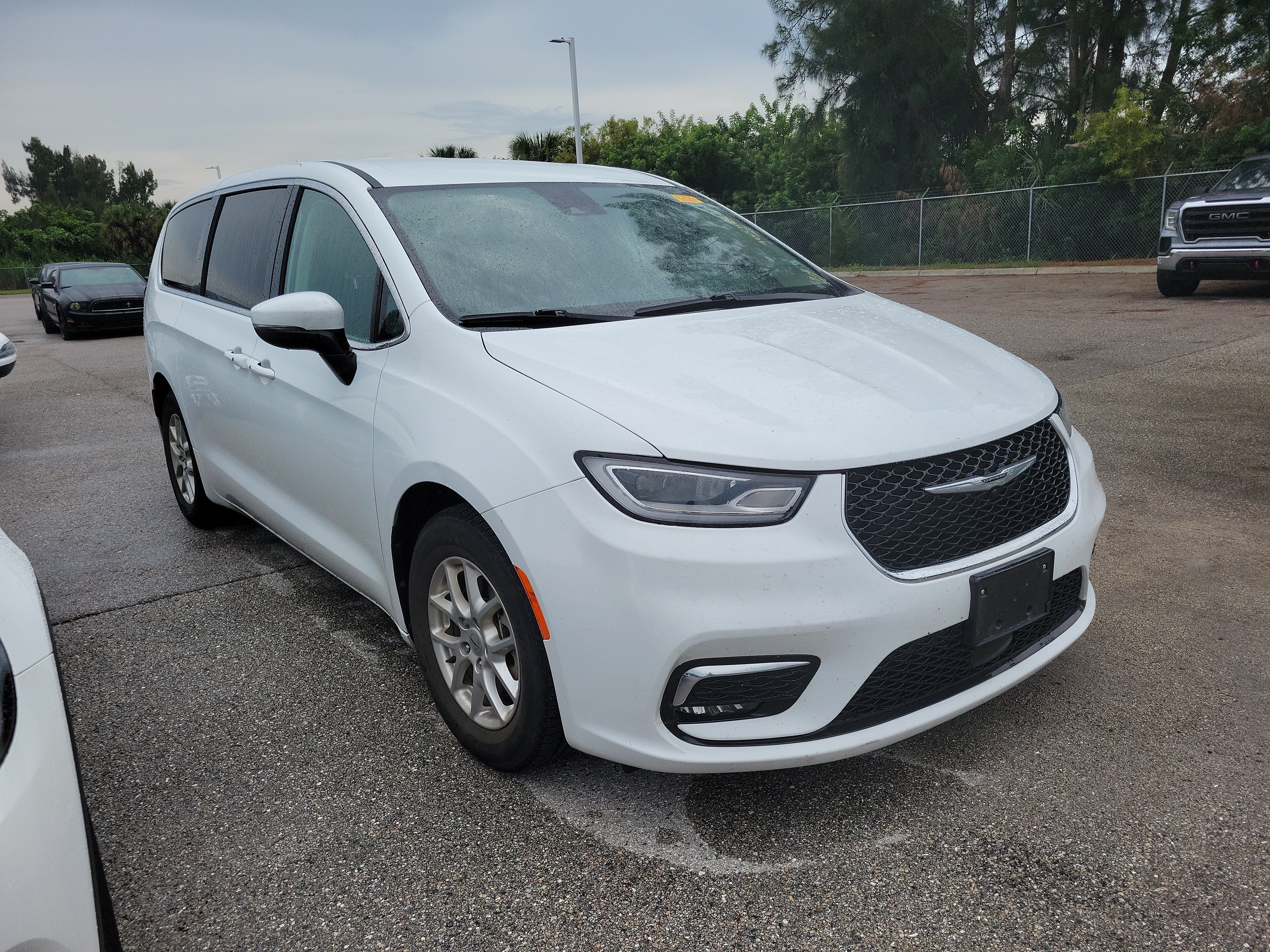 Used 2023 Chrysler Pacifica Touring L Van Passenger Van