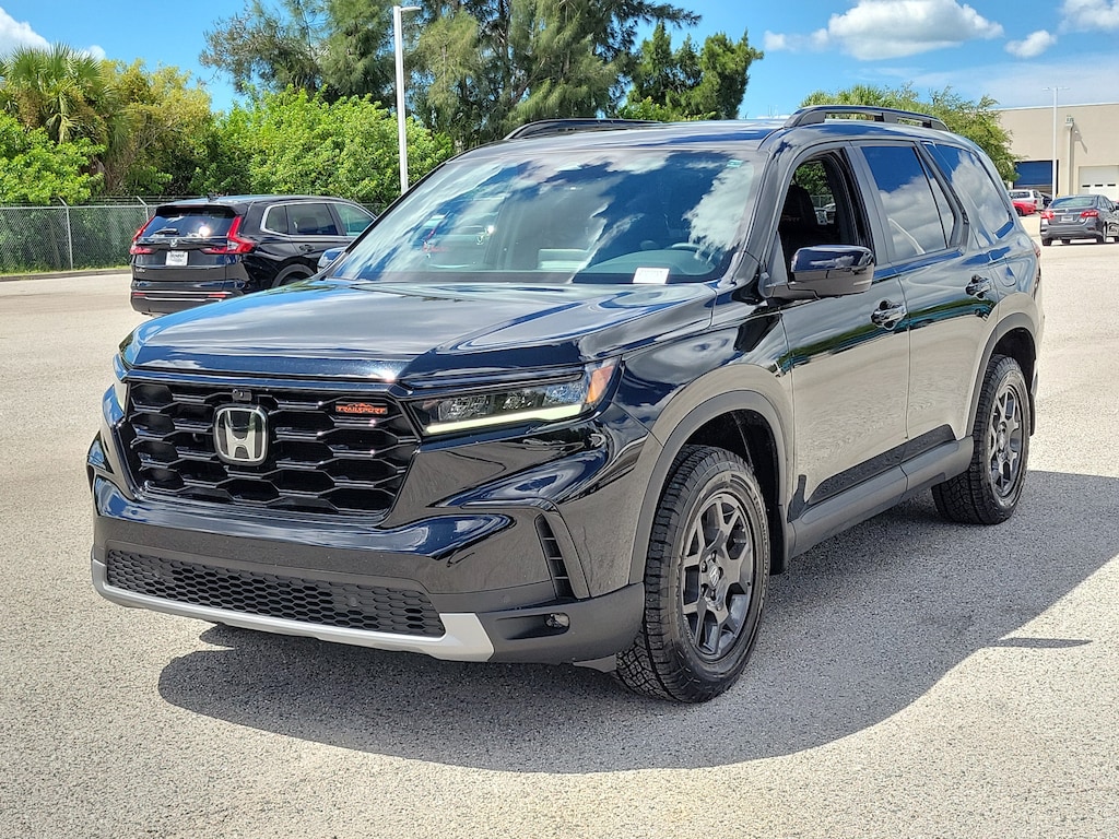 Certified 2025 Honda Pilot TrailSport SUV