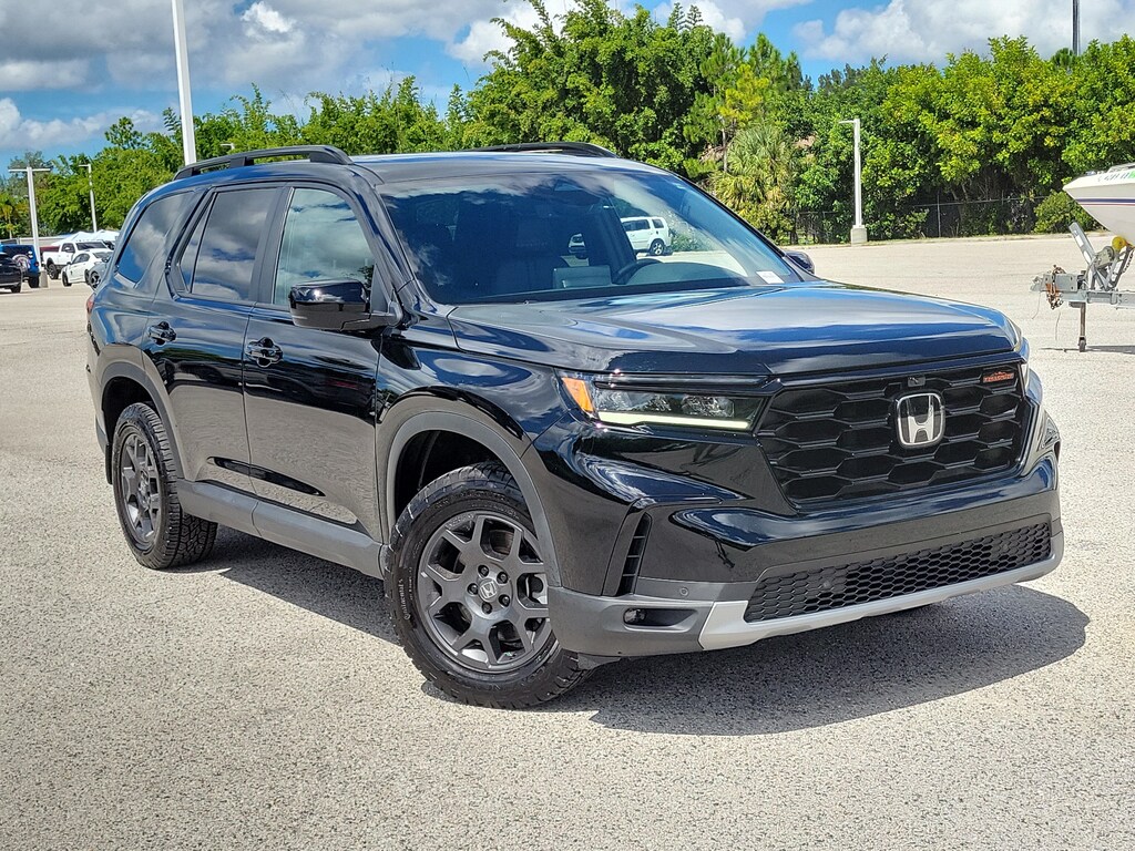 Certified 2025 Honda Pilot TrailSport SUV